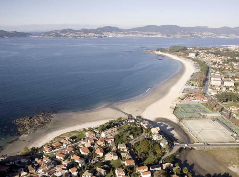 Apartamento primera línea playa d samil Vigo Exterior foto